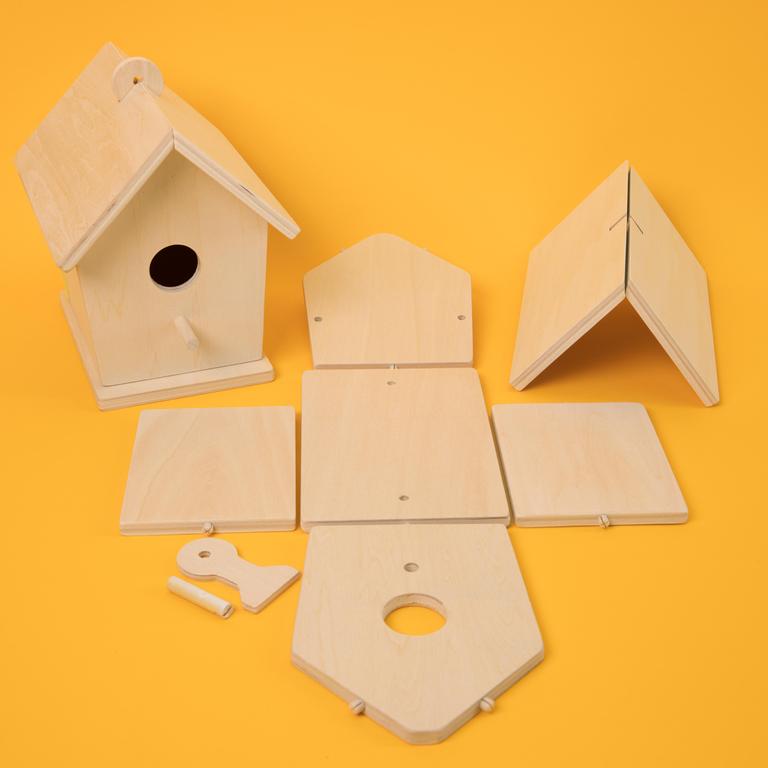 Top Wing Bird House 