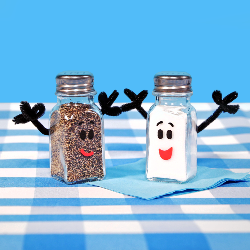 DIY: Mr. Salt and Mrs. Pepper shakers! – Hey, Hey, Heather K