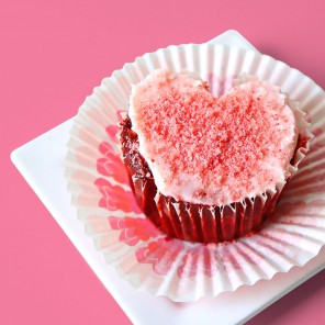 Shimmer and Shine Heart Cupcakes